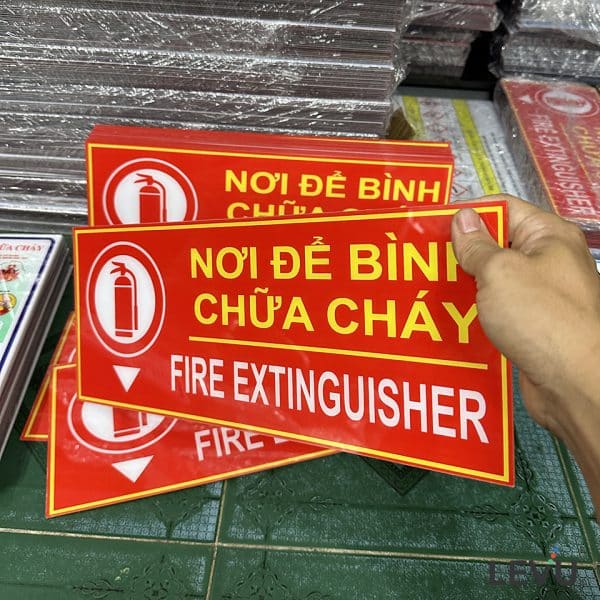 Biển báo chỉ dẫn vị trí nơi để bình chữa cháy