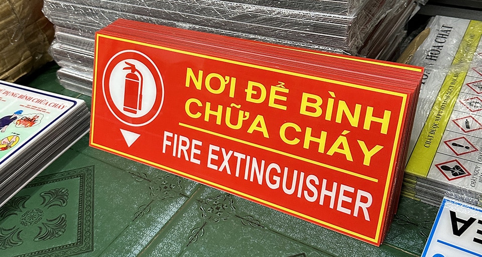 Biển báo chỉ dẫn vị trí nơi để bình chữa cháy