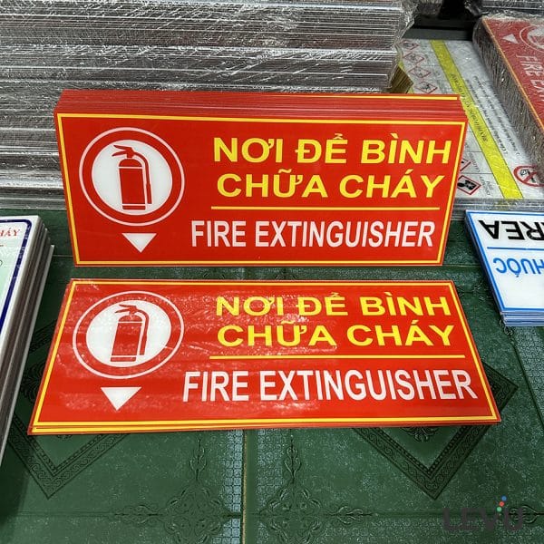 Biển báo chỉ dẫn vị trí nơi để bình chữa cháy