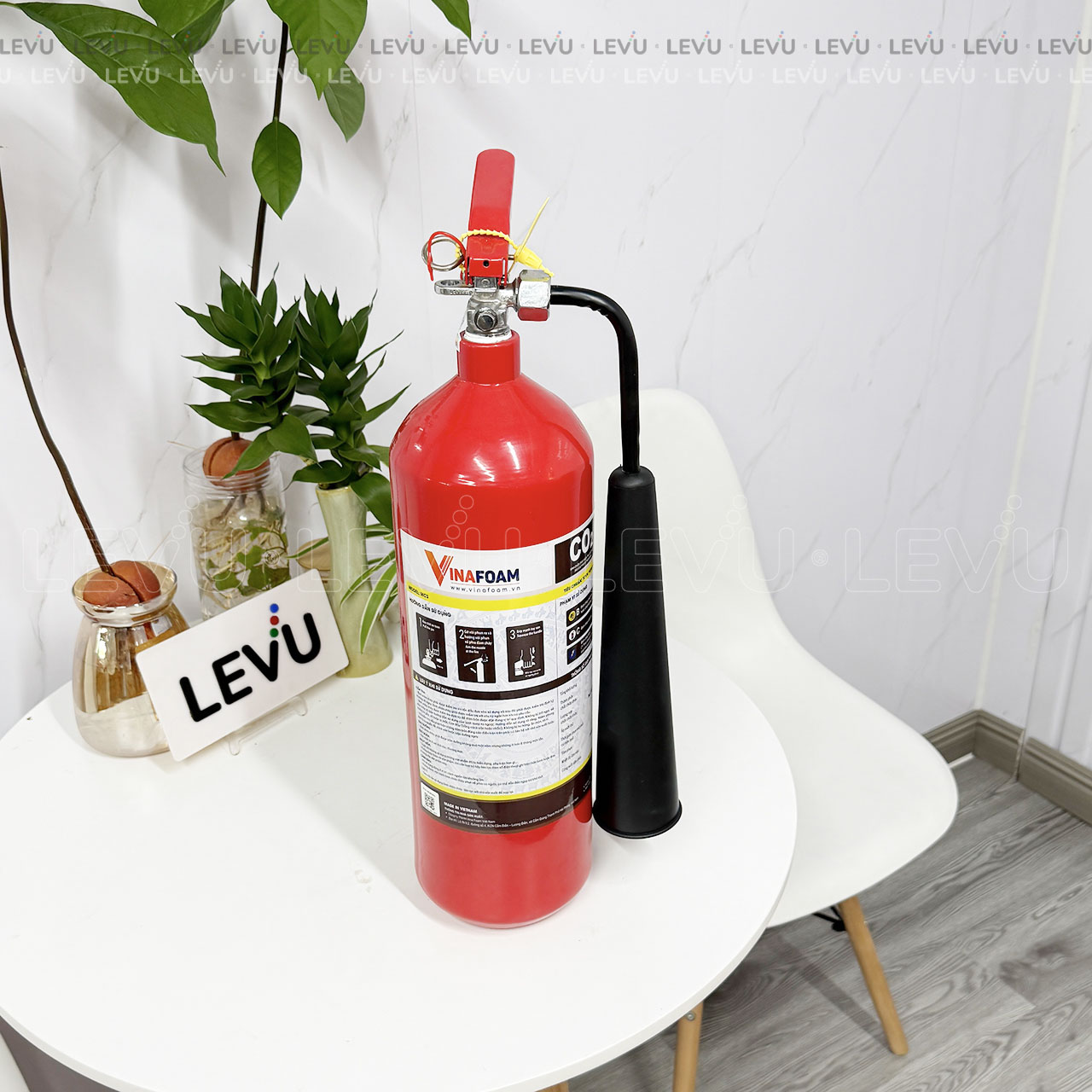 binh chua chay vinafoam 3kg khi co2 v3c levu 2 Cách nhận biết bình chữa cháy CO2 CMC3
