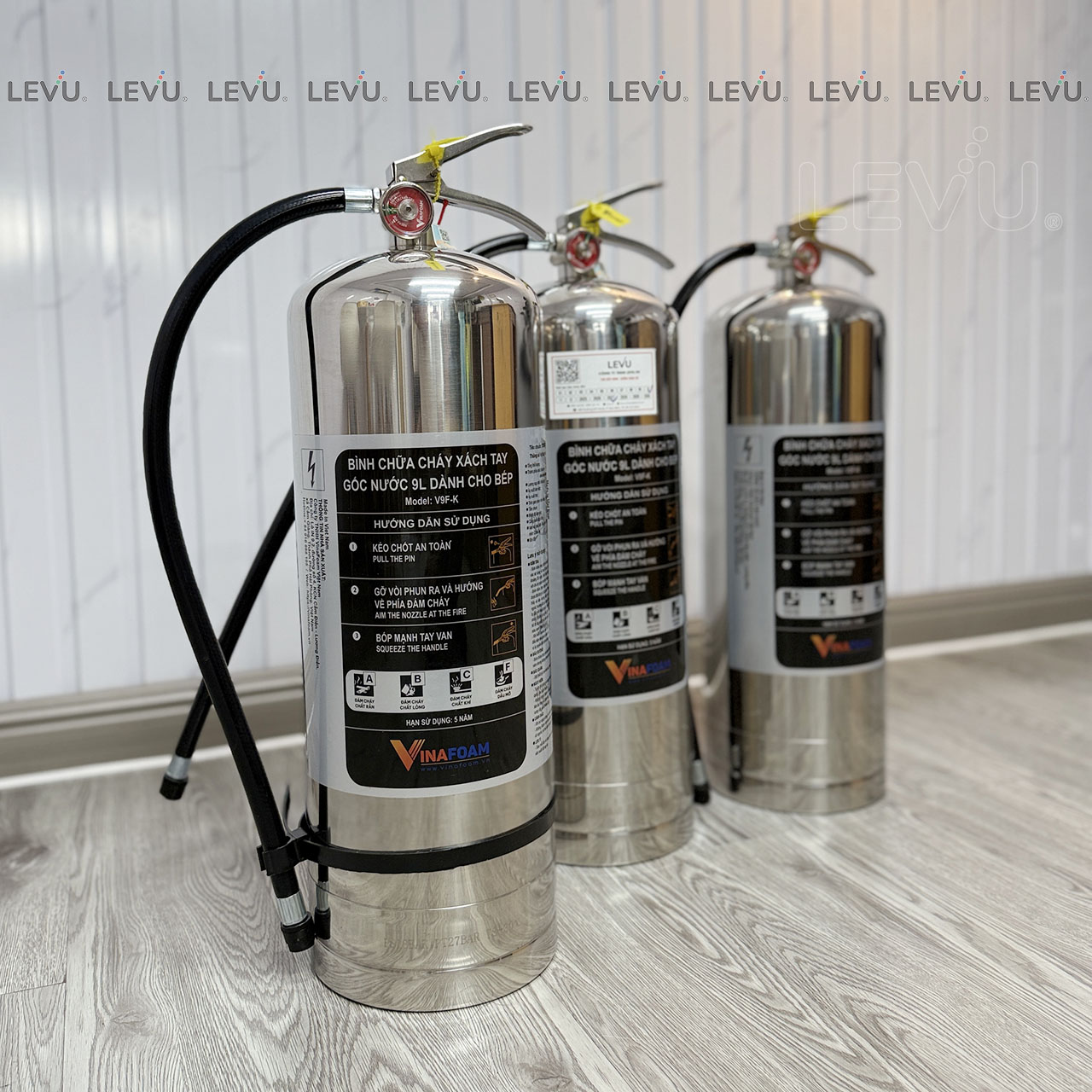 binh chua chay goc nuoc 9 lit inox v9f k vinafoam 2 Bình chữa cháy gốc nước 9 lít inox V9F-K Vinafoam - Ảnh 4