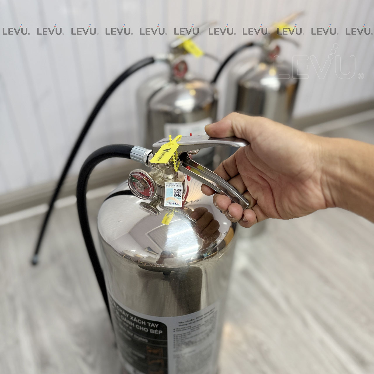 binh chua chay goc nuoc 9 lit inox v9f k vinafoam 7 Bình chữa cháy gốc nước 9 lít inox V9F-K Vinafoam - Ảnh 11