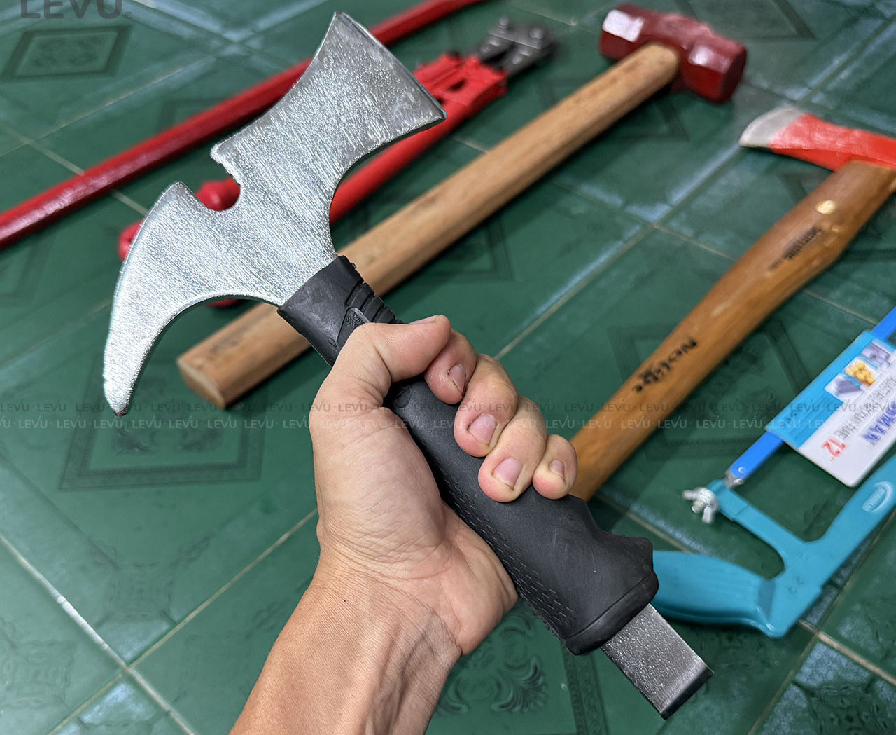 Rìu phá dỡ cứu nạn pccc là gì?