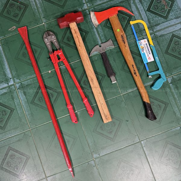 Rìu phá dỡ cứu nạn pccc loại nhỏ thép nguyên khối - Hình ảnh 6