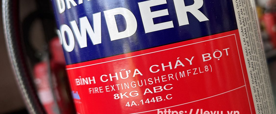 binh chua chay mfzl8 phien ban moi tot hon da duoc kiem dinh pccc 2 e1766549068635 Có phải tất cả bình bột 8kg đều dùng mã MFZ8