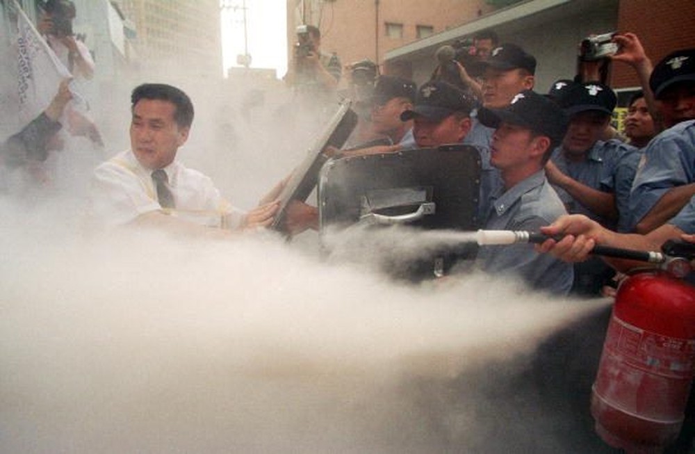 Nên làm gì khi bị bỏng lạnh do bình chữa cháy khí CO2 gây ra