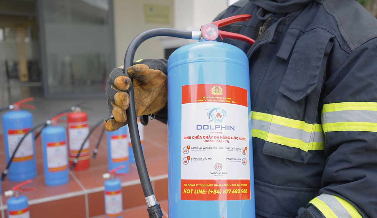 binh chua chay dolphin 9 lit goc nuoc dpa t9l 2 Đặc điểm nổi bật của bình chữa cháy gốc nước 9L Dolphin