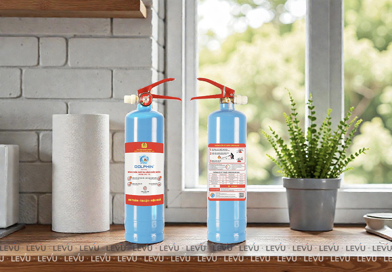 binh chua chay mini dolphin 1 lit goc nuoc dpa t1l 1 Bình Chữa Cháy Mini Dolphin 1 Lít Gốc Nước DPA-T1L: Lựa chọn an toàn cho mọi gia đình