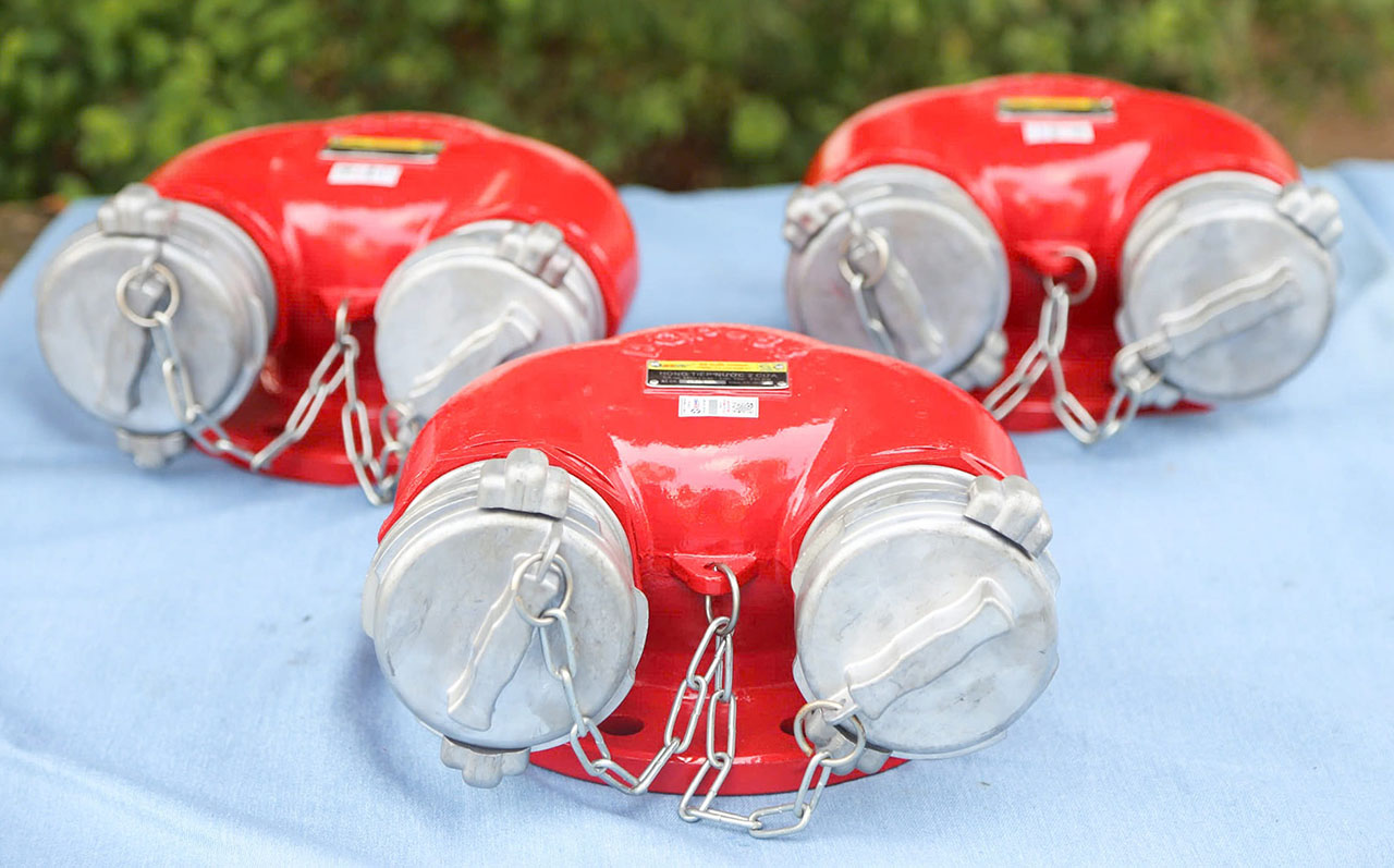 hong tiep nuoc 2 cua d65 83mec 2 Họng tiếp nước chữa cháy 2 cửa D65 83Mec: Giải pháp cứu hỏa hiệu suất cao