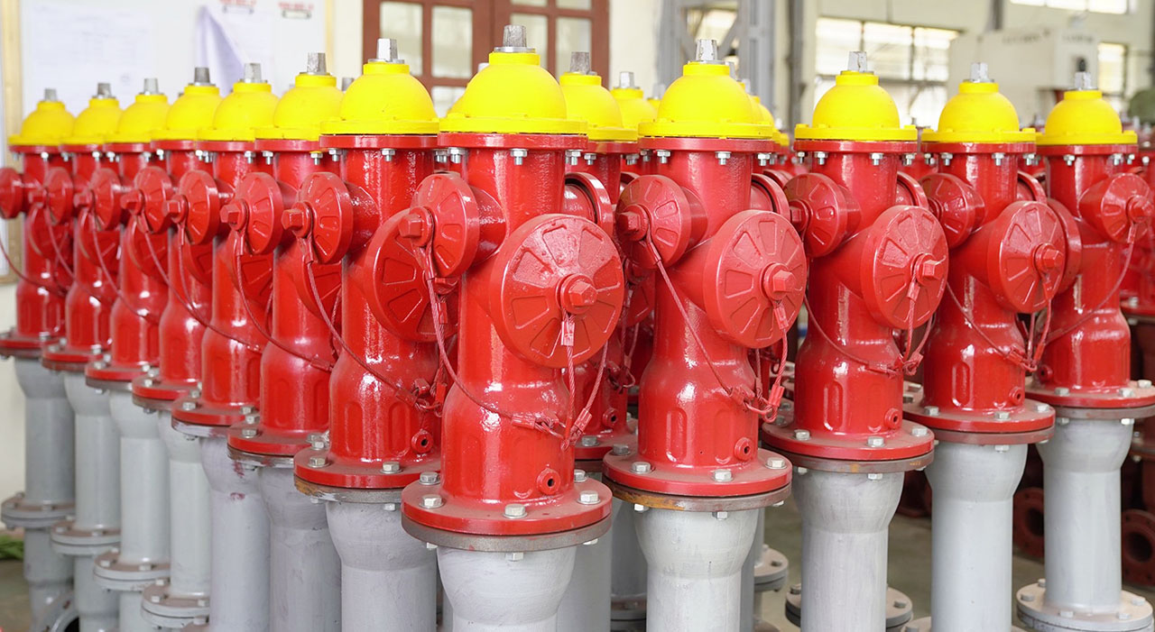 tru nuoc chua chay 3 cua 83mec bqp 1 Trụ nước chữa cháy 3 cửa 83Mec BQP DN100 - Giải Pháp Cấp Nước PCCC Hiệu Quả