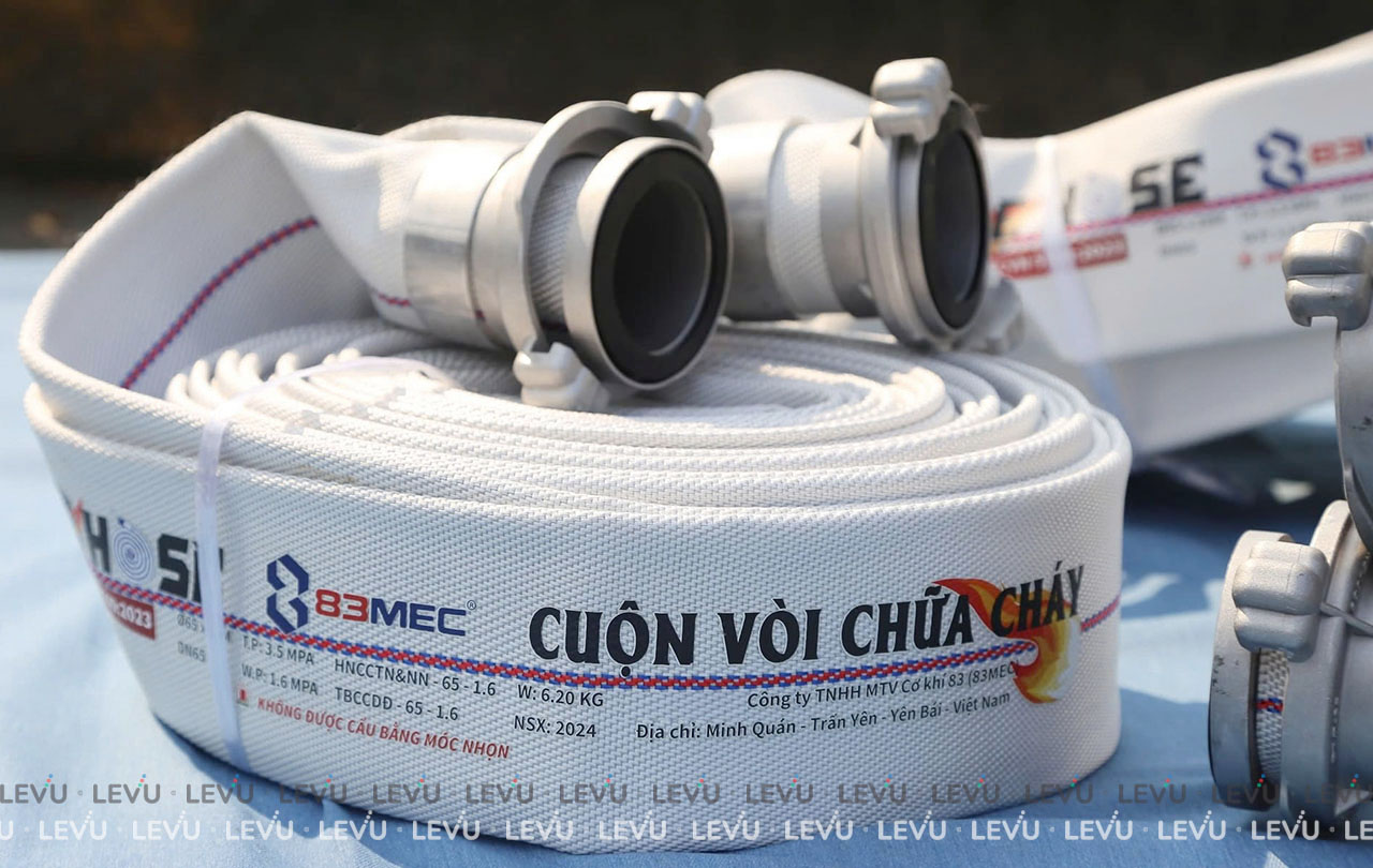 voi chua chay vach tuong dn65 16bar 83mec levu viet nam 1 Mua cuộn vòi chữa cháy 83Mec D65 20m 16Bar CV65-20/16 chính hãng tại LEVU Việt Nam