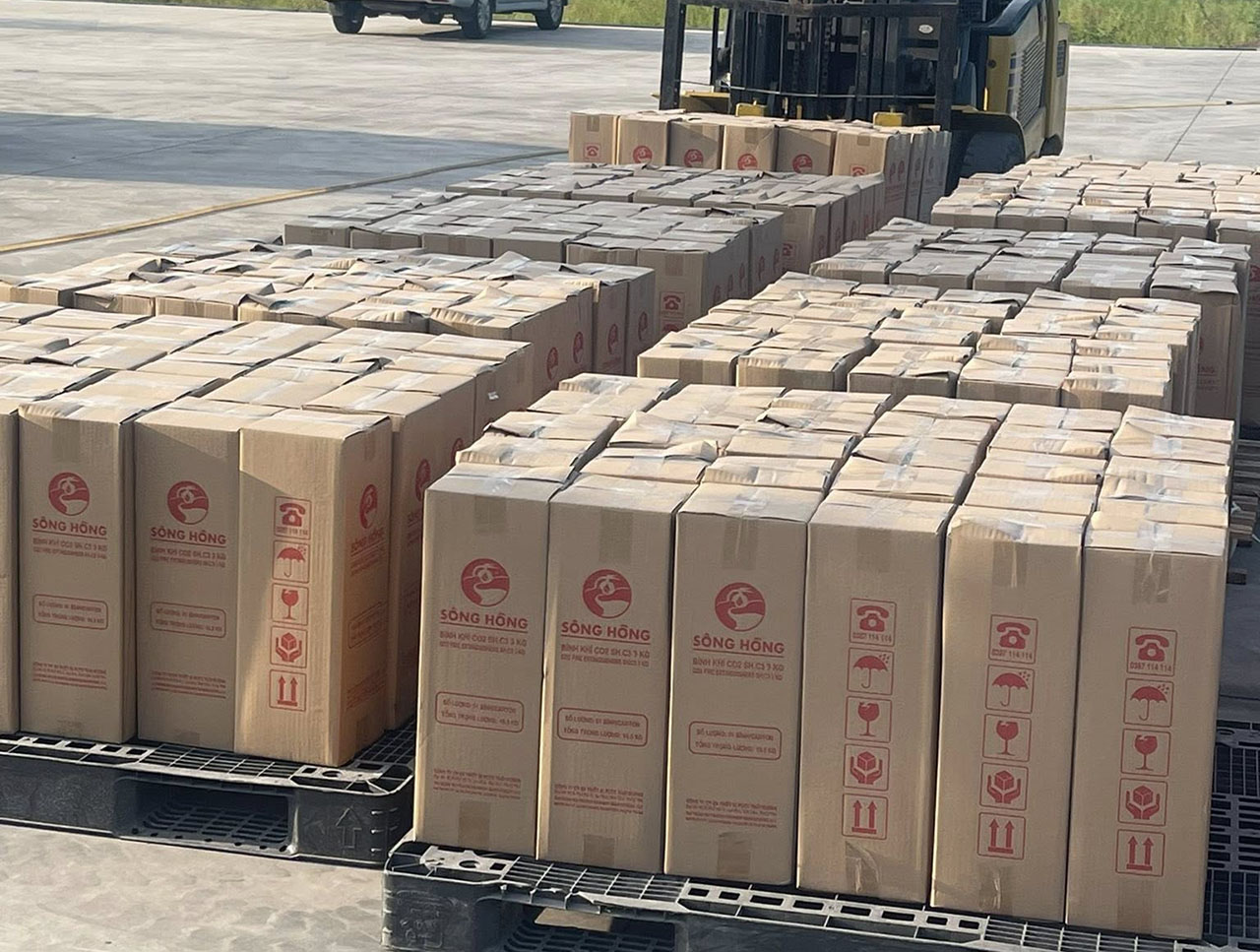 binh chua chay song hong bot abc 8kg sh ap8 3 Mua bình chữa cháy Sông Hồng bột ABC 8kg SH.AP8 chính hãng tại LEVU Việt Nam